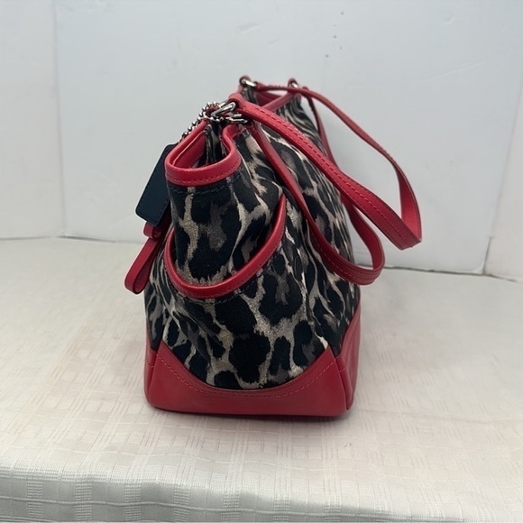 COACH OCELOT LEOPARD CARRIE PARK TOTE BAG F23278 RED BLACK GRAY MULTI - Picture 2 of 10